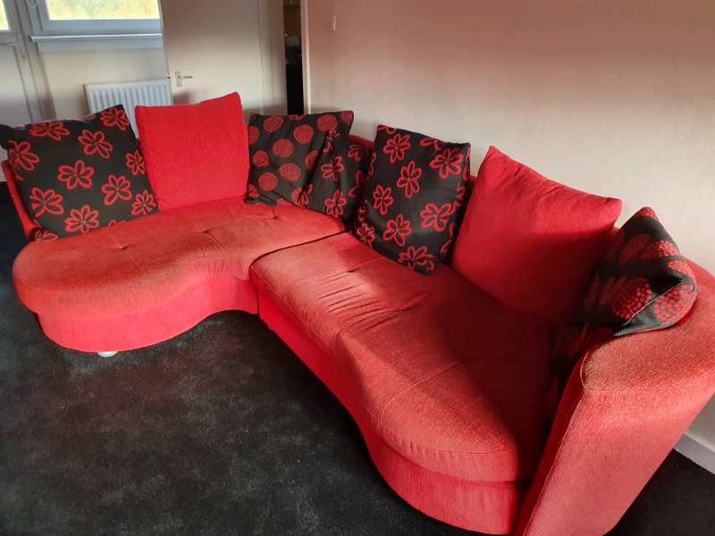 CHEAP Red corner sofa with matching pouffe in Motherwell, North