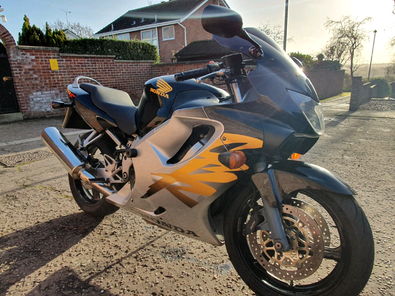 Honda cbr600f4 характеристика