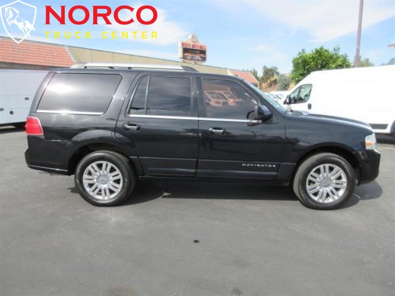 2011 Lincoln Navigator  153037 Miles Tuxedo Black Metallic  5.4L Flex Fuel V8 31