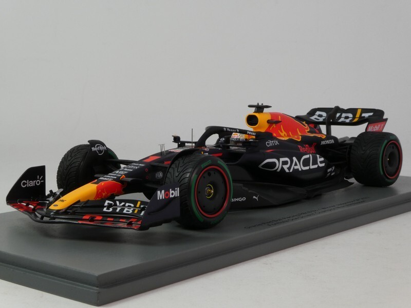 【Spark】 1/18 レッドブル RB18 2022 Verstappen Spark Red Bull RB18 Verstappen Winner Japanese World Champion 2022