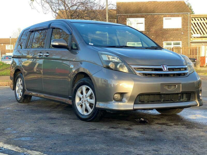 Toyota isis 2009