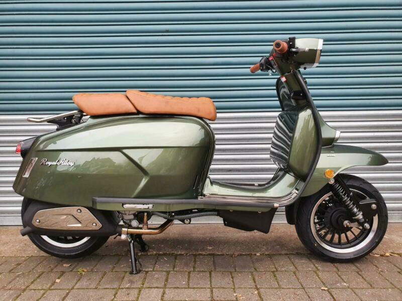 ROYAL ALLOY GP300 GREEN METAL BODY BRAND NEW 2020 CLASSIC RETRO STYLE SCOOTER in Stapleford