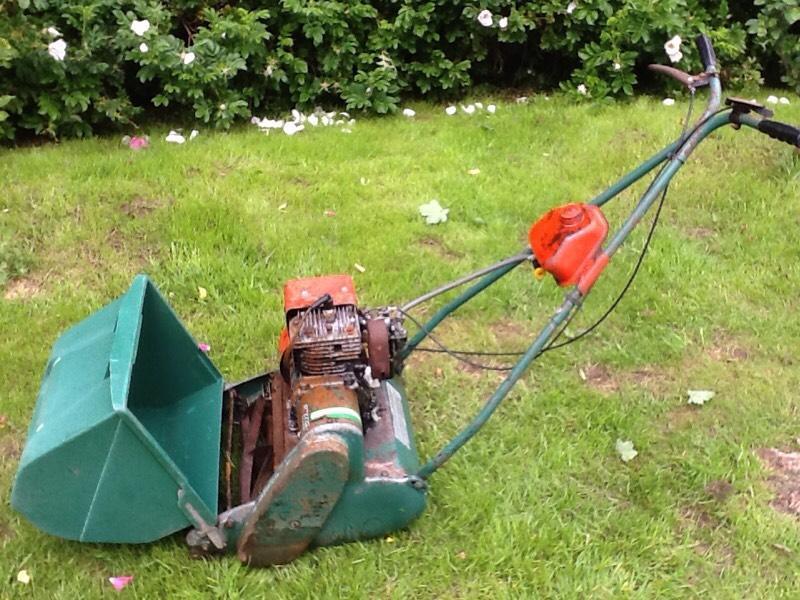Qualcast Suffolk punch 30 self propelled front throw lawn mower with