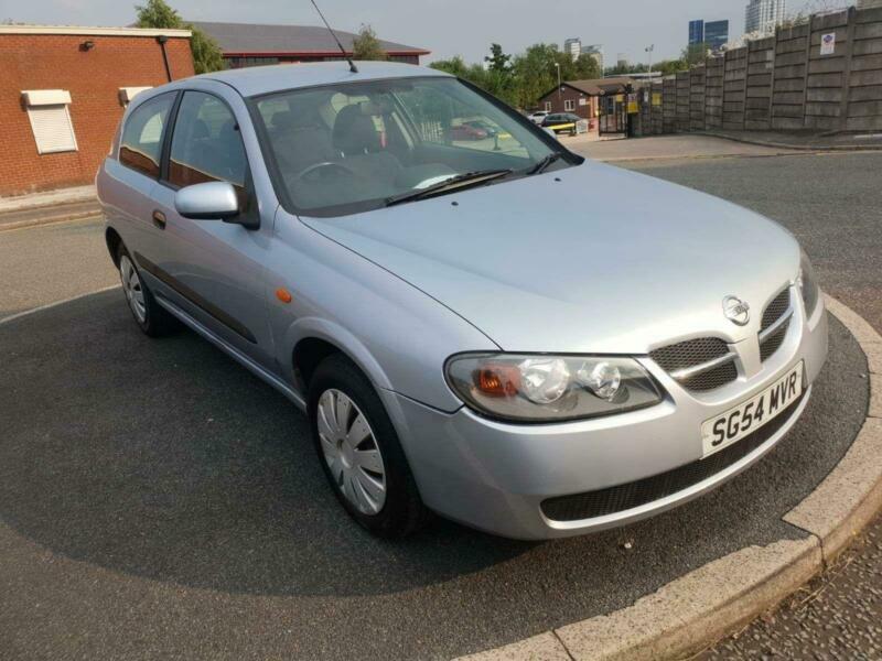 Nissan almera hatchback