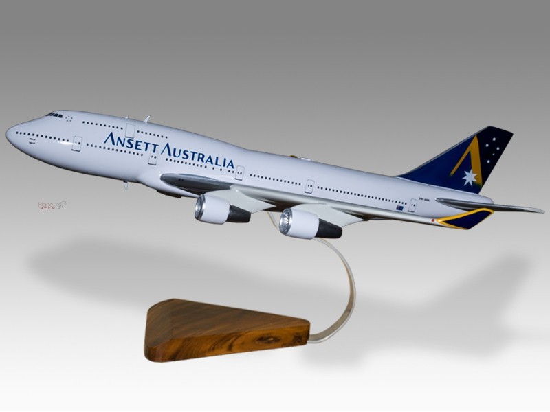 Boeing 747- 400 Ansett Australia Desk Wood Airplane  Model Large Scale 1/150
