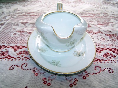 VTG Noritake SNOWFLAKE Gold Green Black Snowflakes Gravy Boat w/ Underplate 2 pc