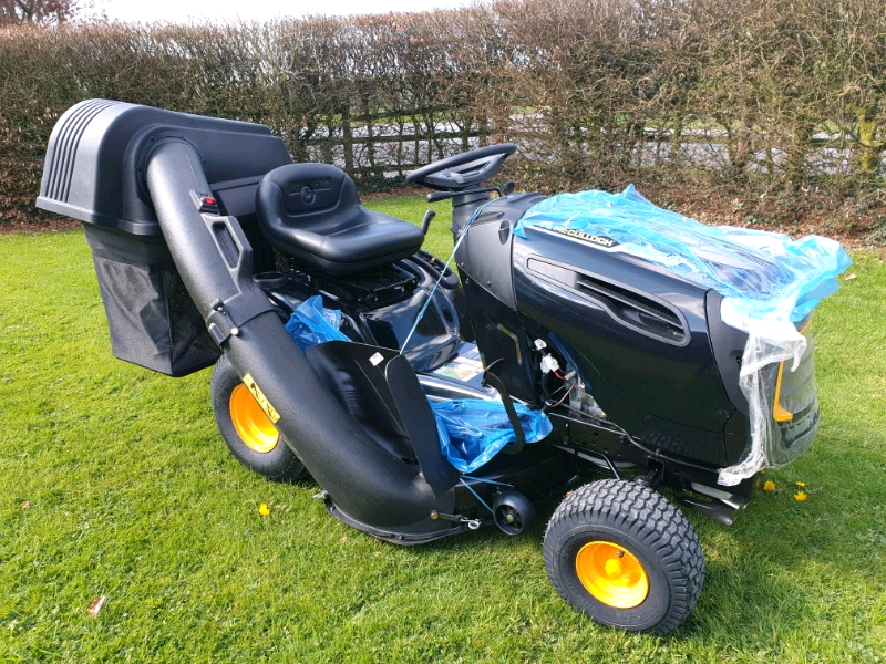 McCulloch 30HP ride on lawn mower, tractor, lawnmower in Preston
