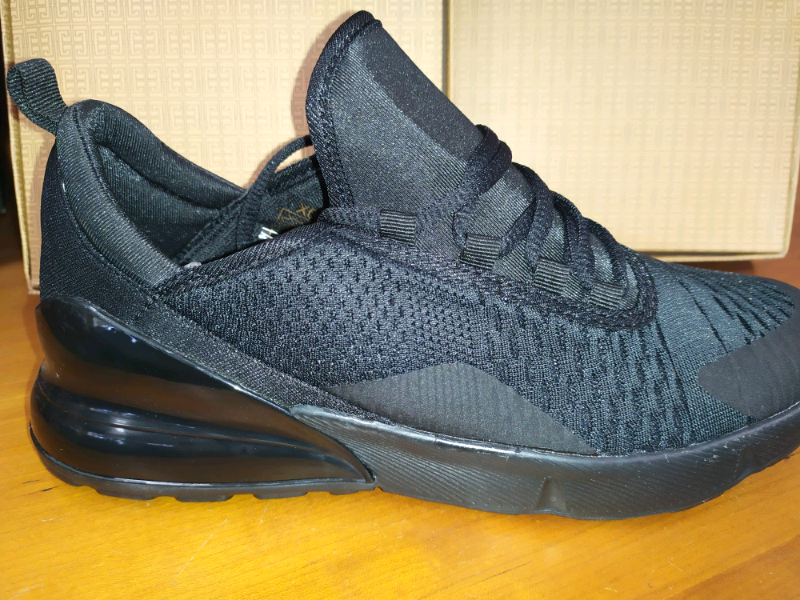 plain black trainers size 4