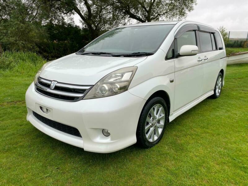 Toyota isis 2009