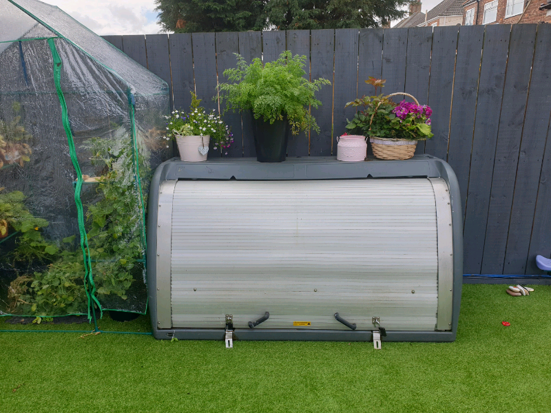 garden storage shed bunker unit in hull, east yorkshire