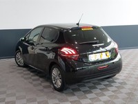 2019 Peugeot 208 1.2 PureTech 82 Signature 5dr [Start Stop] Hatchback Petrol Man