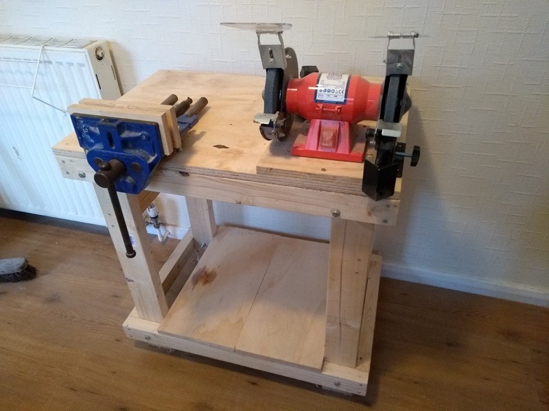 Sturdy Bench Grinder With Lathe Tool Chisel Sharpening Jig