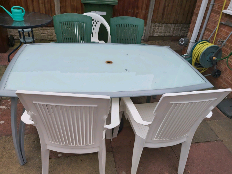 GARDEN FURNITURE A Large Table and 4 Chairs | in Wolverhampton, West