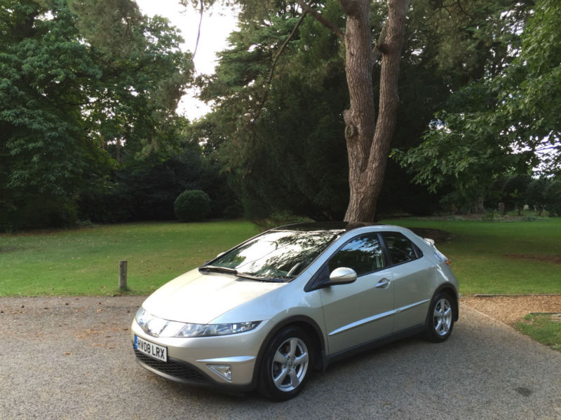 2008/08 Honda Civic 1.8i-VTEC ES 5 Door Hatchback Silver | in