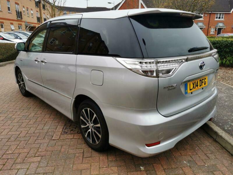 Toyota estima 2014