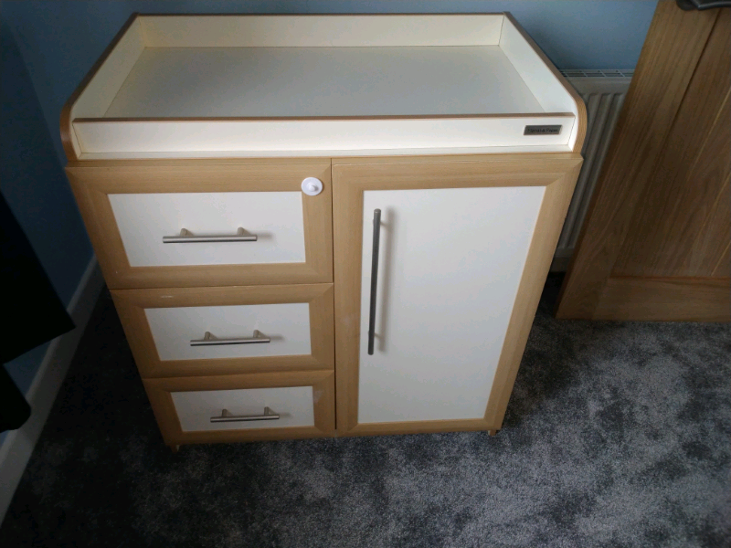 Mamas and papas changing table/chest of draws in Congleton, Cheshire