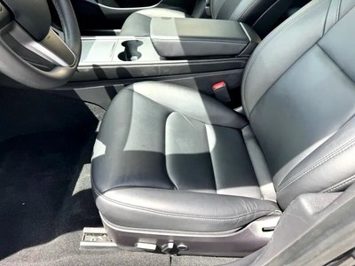 image 4 of interior