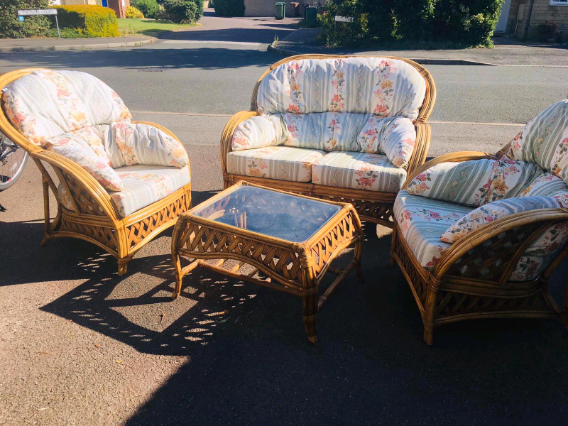 5 piece conservatory furniture set. in Cheltenham, Gloucestershire