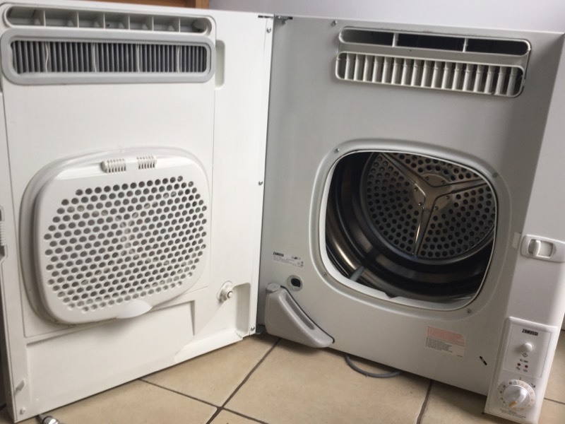 Zanussi TC180W Compact 3.4kg Load Freestanding Condenser Tumble Dryer in White in Streatham