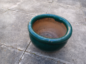 Ceramic plant pot green