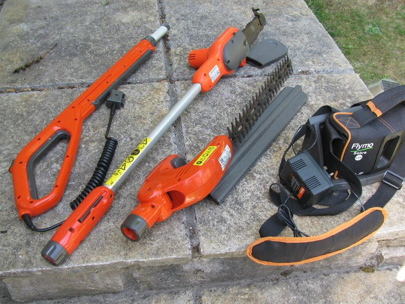 Flymo 24v Sabre Cut Extending Tall Hedge Trimmer and Branch Lopper in