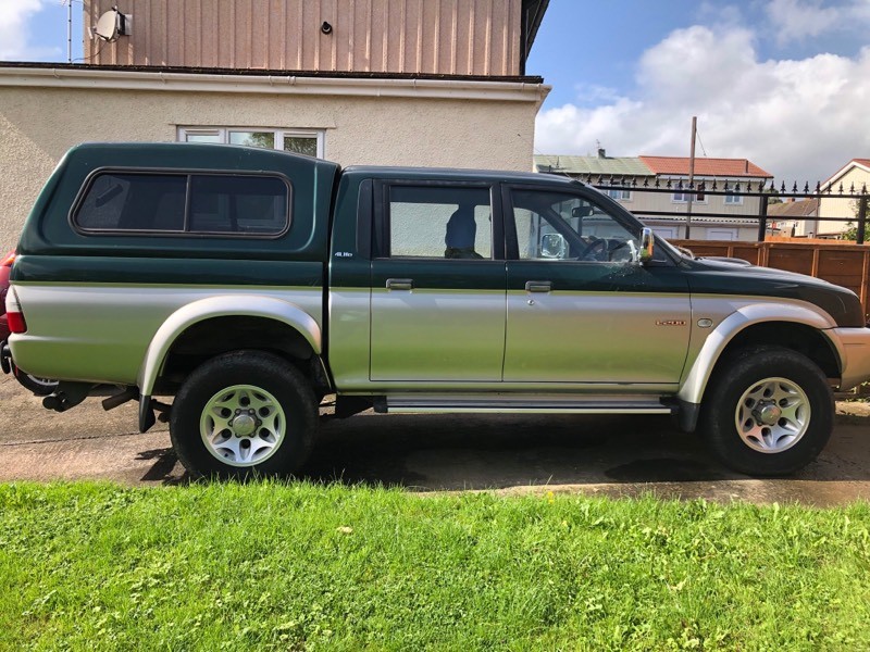 Mitsubishi l200 2004