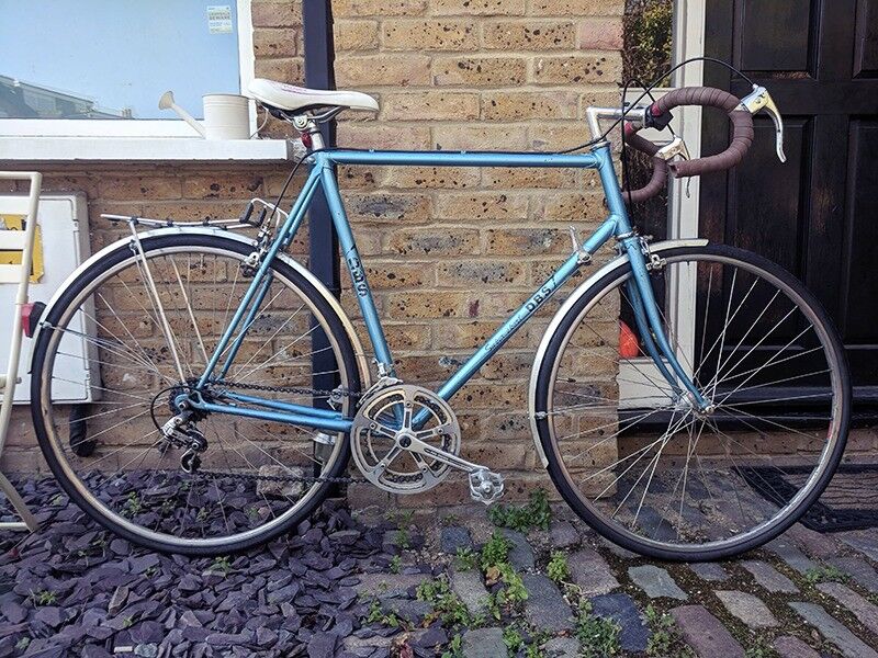 Vintage retro DBS  80 s road bike  with lock in Finsbury 