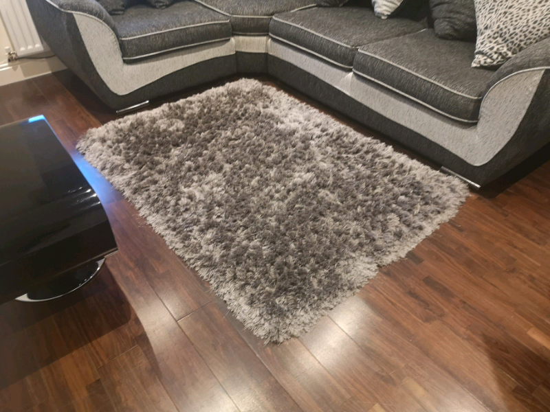 Grey thick pile shaggy rug in East End, Glasgow Gumtree