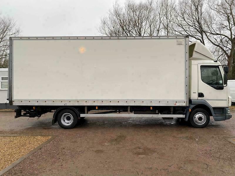 DAF FA 45.160 7.5 TON 22FT BOX LORRY WITH CANTILEVER TAILLIFT 7.5 TON