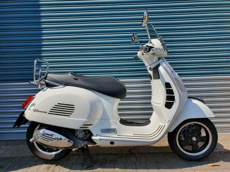 VESPA GTS 300 SUPER WHITE 2015 9K MILES SCOOTER COMMUTER USED VESPA FLY ...