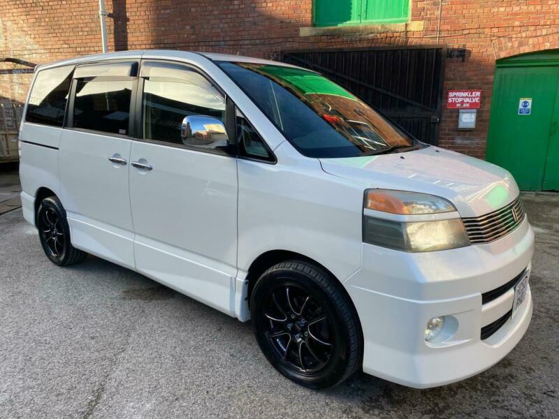Toyota voxy 2003