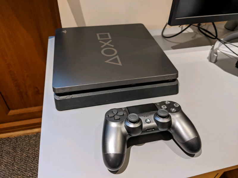 PS4 Slim Console 1TB Days of Play Limited Edition in Gamston