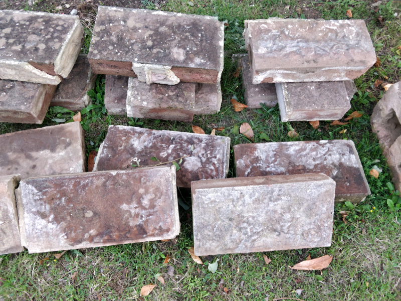 Large Decorative Concrete Garden Wall Bricks/Blocks in