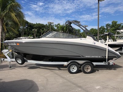 2016 Yamaha Marine 242 Limited S