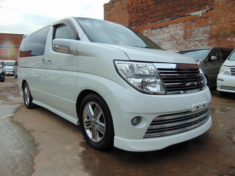 Nissan elgrand 3