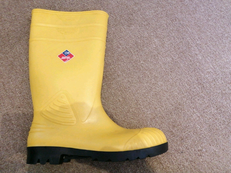Dunlop wellies size 10 steel toe caps Acifort in Bolton, Manchester Gumtree