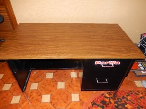 Used School Desks Buy Or Sell Desks In Toronto Gta Kijiji
