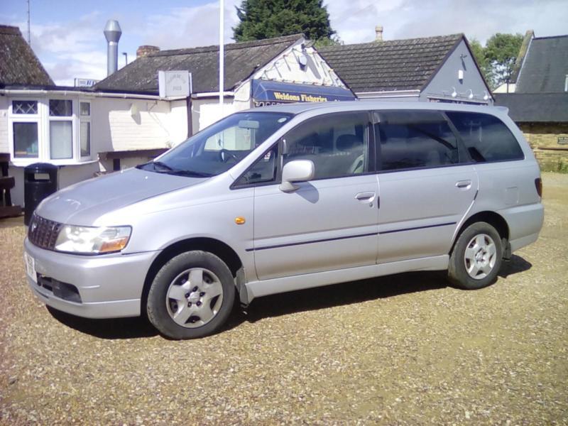 Nissan bassara 2002