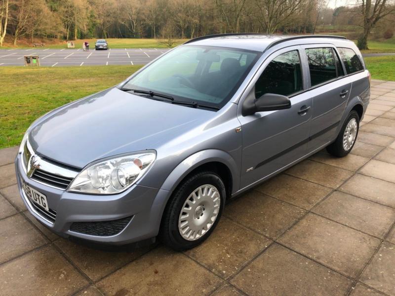 Vauxhall/Opel Astra estate petrol automatic in Farnham, Surrey Gumtree