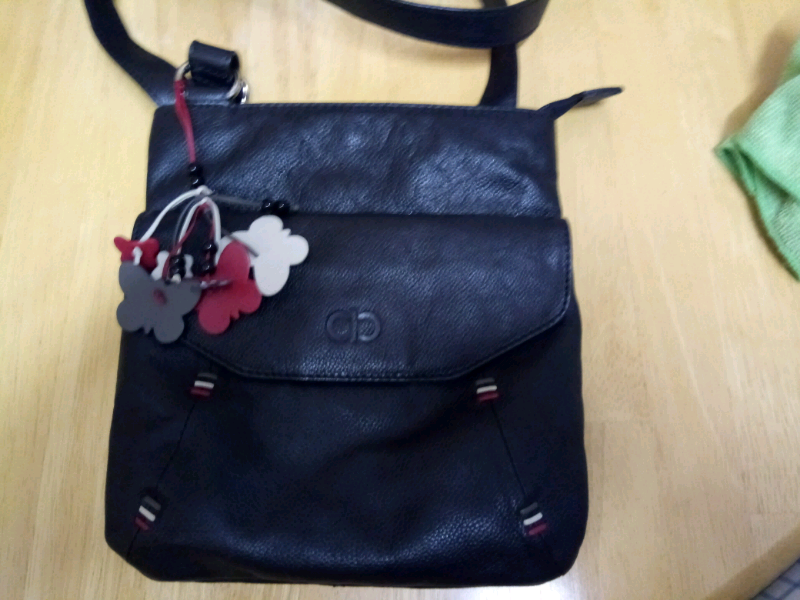 DEBENHAMS NEW LADIES, CROSS BODY BAG IN LEATHER in Kirkcaldy, Fife