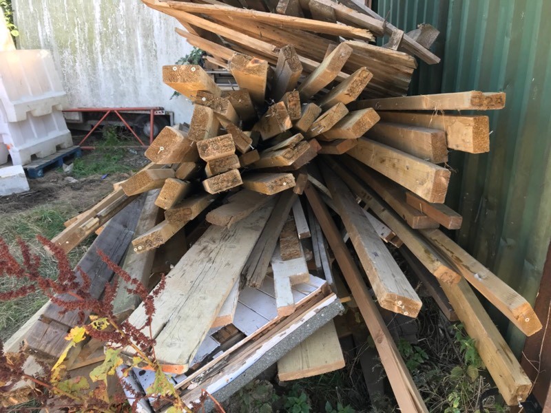 Scrap timber wood and pallets free to collector in Luton