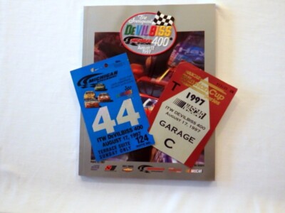 1997 NASCAR Michigan Speedway DeVilbiss Inaugural 400 Program