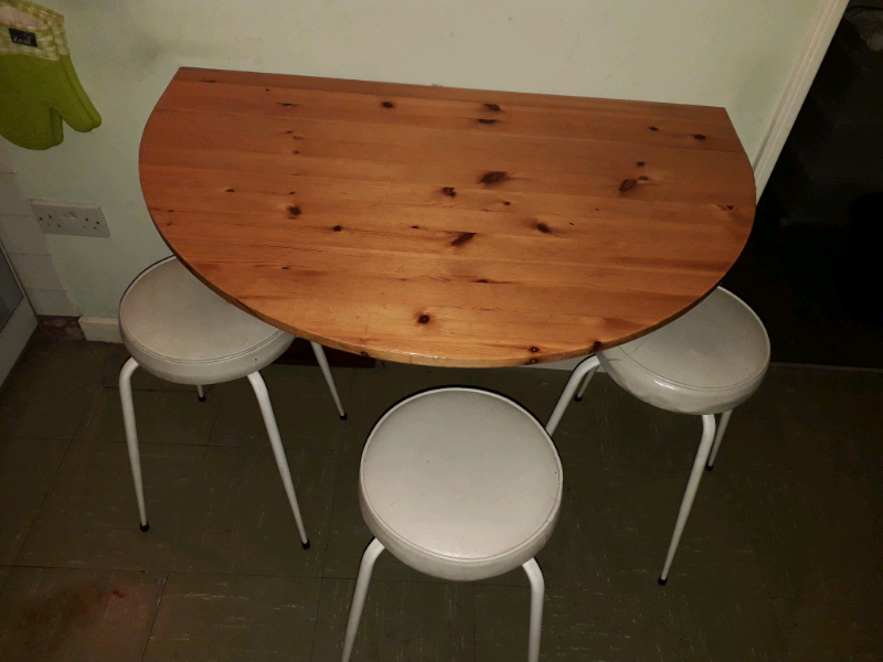 Table solid pine half moon/semi circle shape, compact folding table