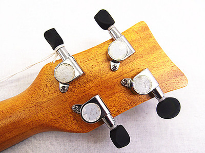 WOODNOTE/ Great 24" Acacia Concert Ukulele & Padding Bag / Extra Maple Tuner WOODNOTE/ Great 24" Acacia Concert Ukulele & Padding Bag / Extra Maple Tuner