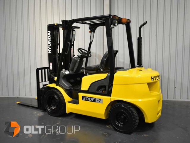 Автопогрузчик hyundai 30df 7
