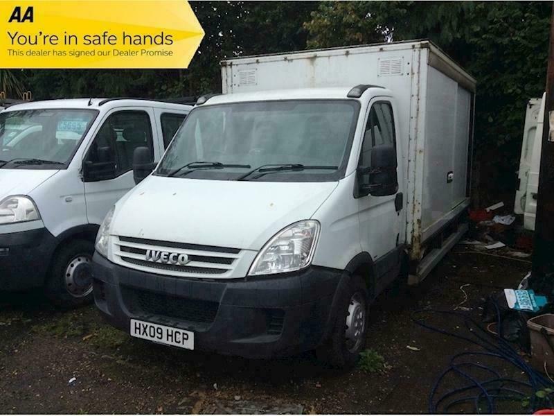 Iveco Daily 2.3 35s12 C/c 3450 Mwb Luton Van in Southampton