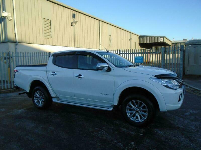 MITSUBISHI L200 DiD DPF 178 Warrior 2017 Diesel Manual in White in