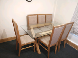 Dining table with 6 chairs 