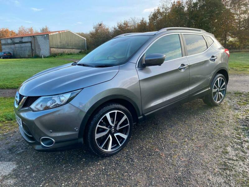 2016 Nissan Qashqai 1.5dCi Tekna Panoramic Roof in Burnley