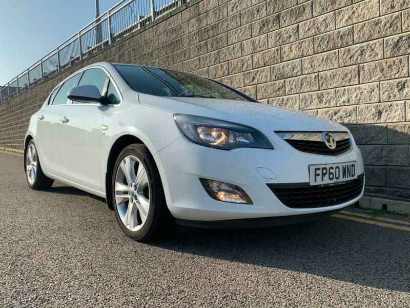 2011 VAUXHALL ASTRA 1.4 SRI 5 DOOR HATCHBACK 12 MONTHS MOT in Langley
